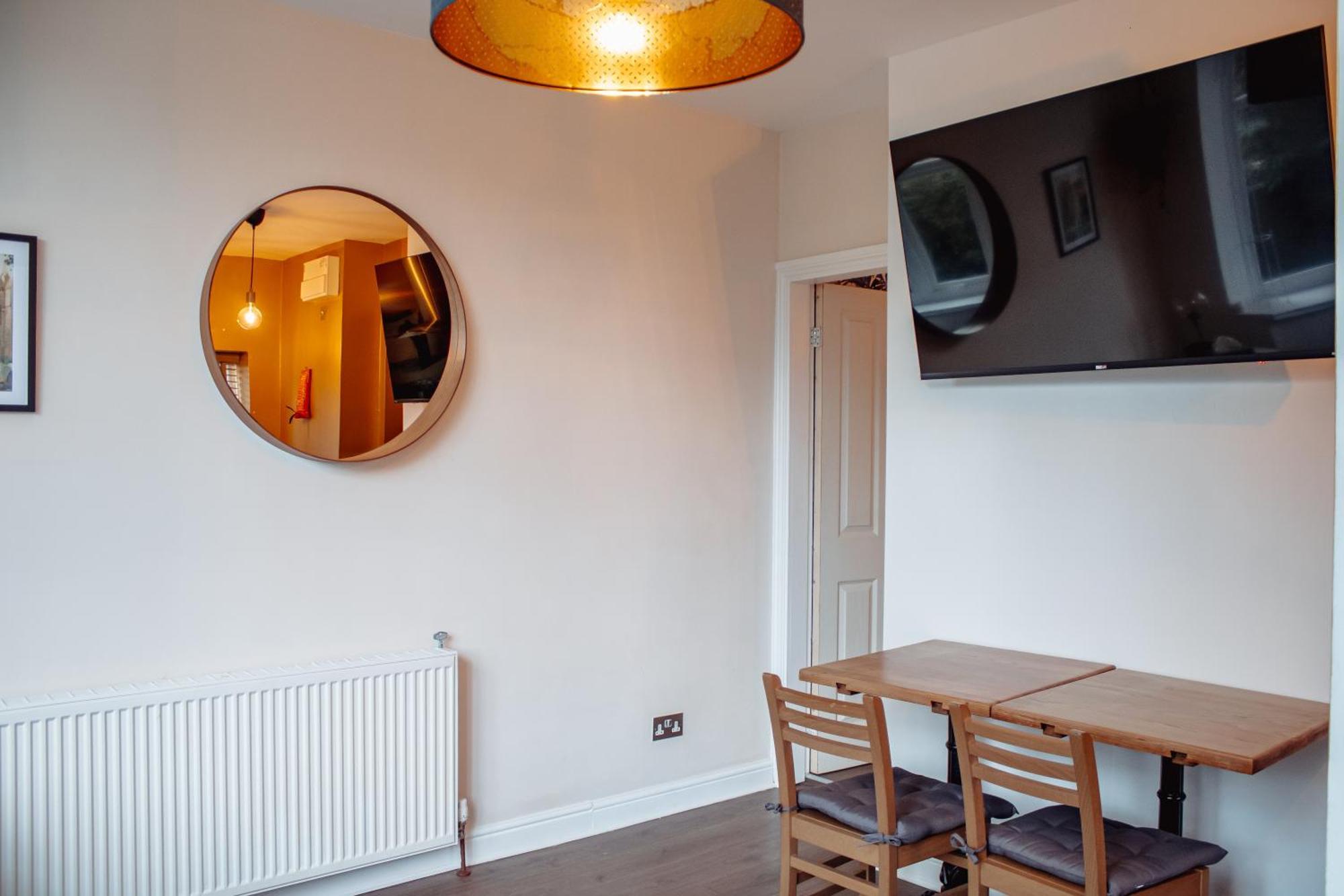 Spacious Flat With Free Parking Apartment Harrogate Ngoại thất bức ảnh