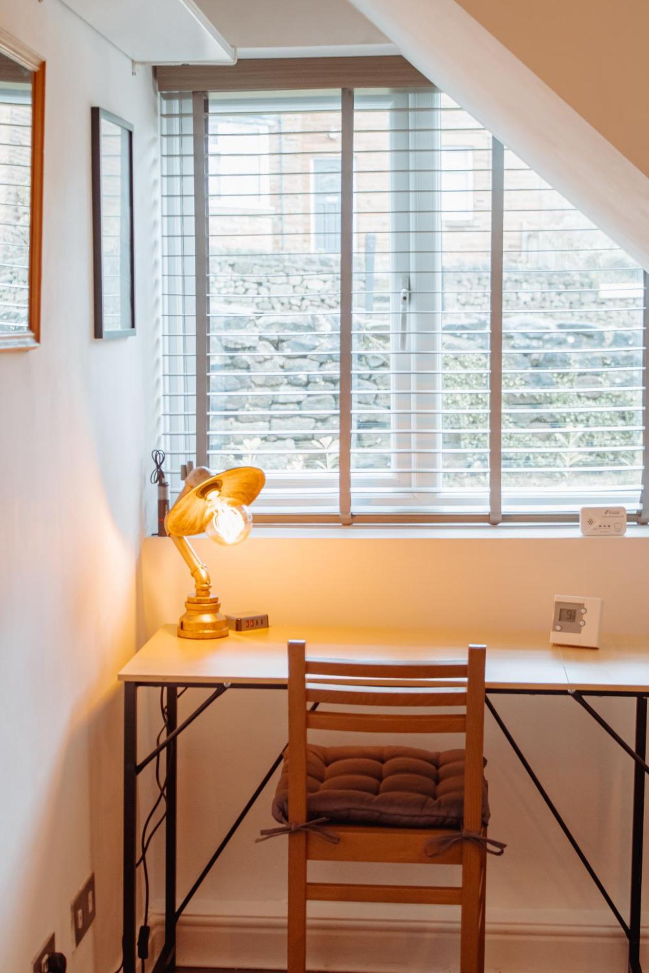 Spacious Flat With Free Parking Apartment Harrogate Ngoại thất bức ảnh