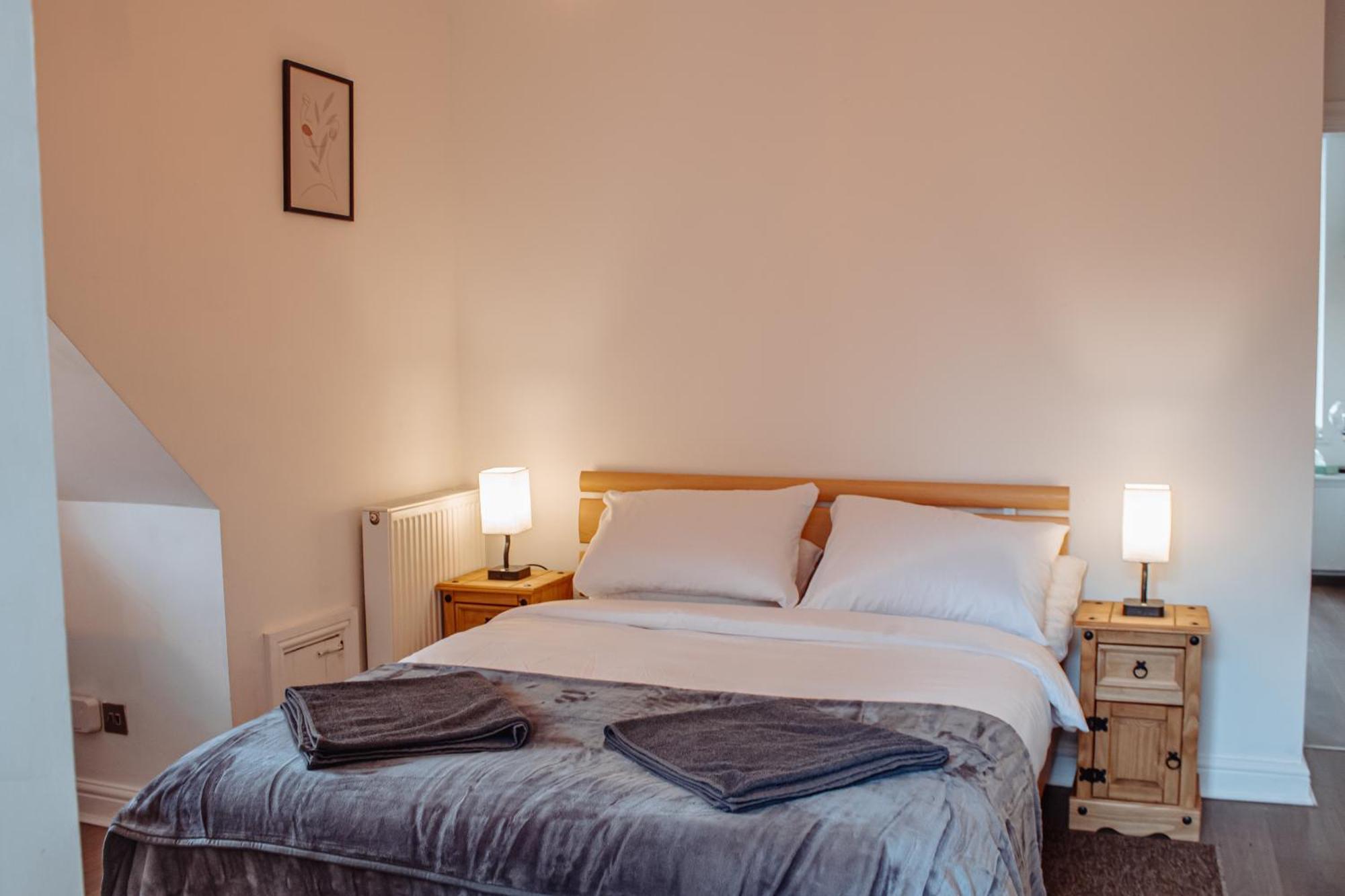 Spacious Flat With Free Parking Apartment Harrogate Ngoại thất bức ảnh